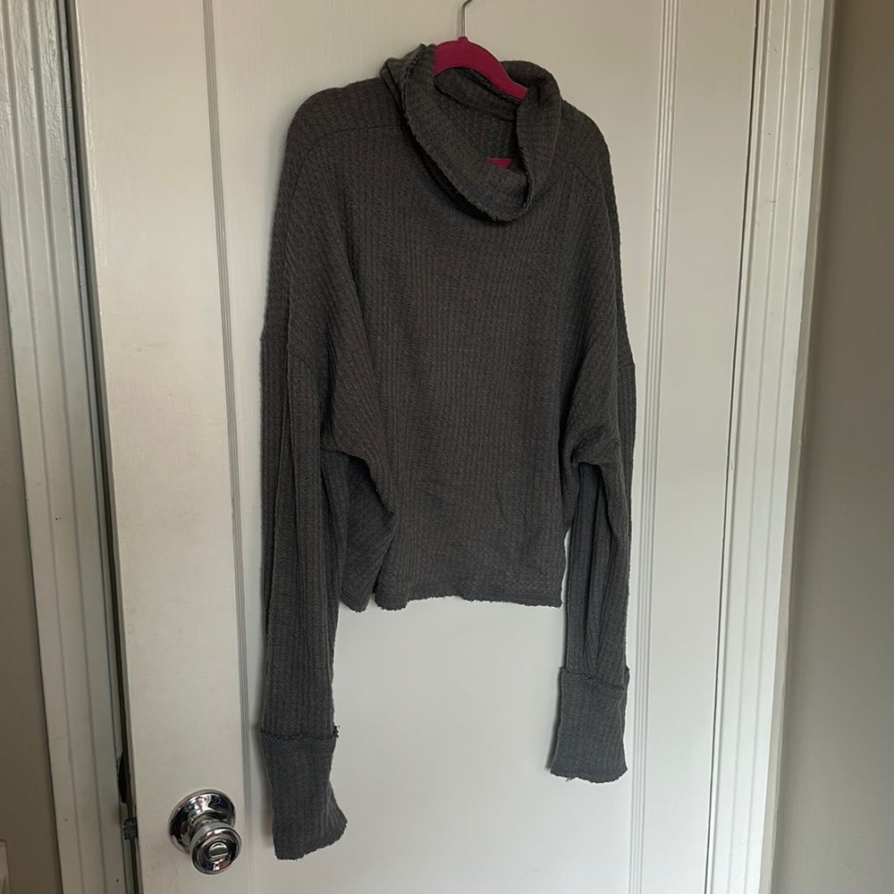 Crop grey waffle knit soft crop sweater. Size M.